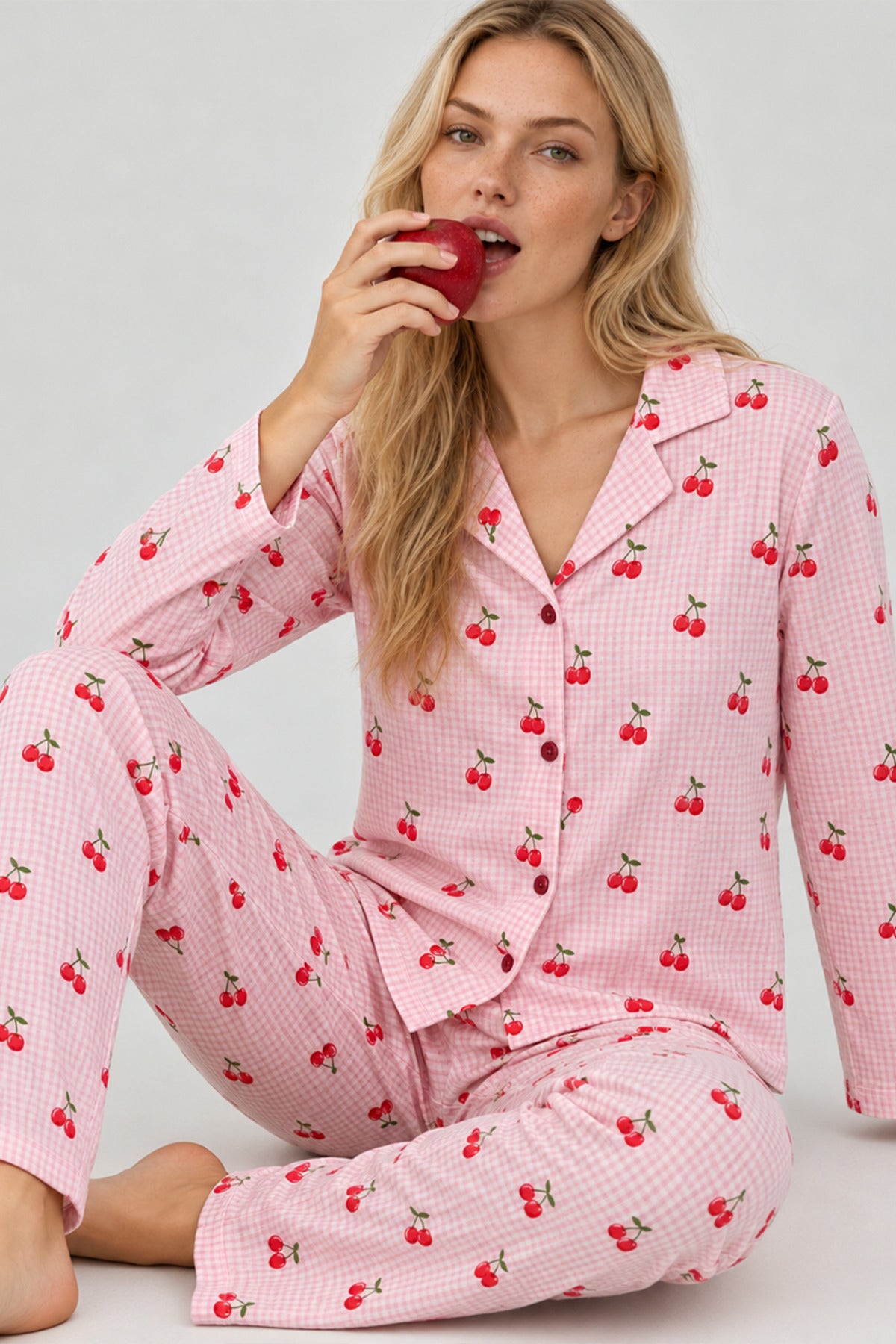 Kadın Kiraz Desenli Pötikare Pembe Pijama Takımı 4793