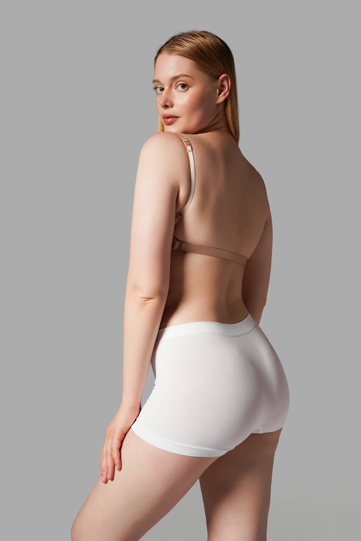 KADIN BOXER Toparlayıcı İz Yapmayan Seamless Örme BOXER 2001 Beyaz