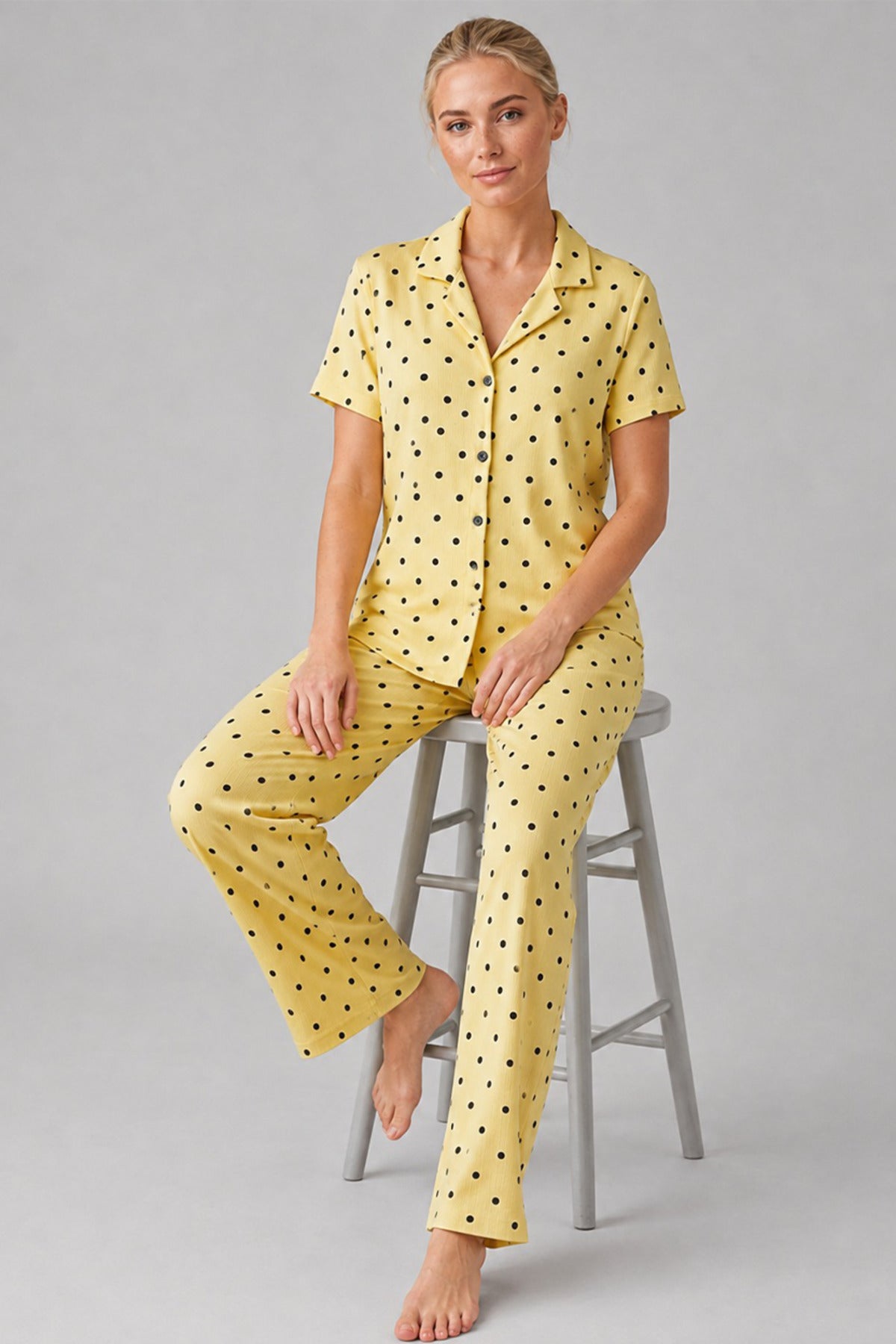Sarı Puantiyeli Düğmeli Pijama Takımı 4642-Sarı