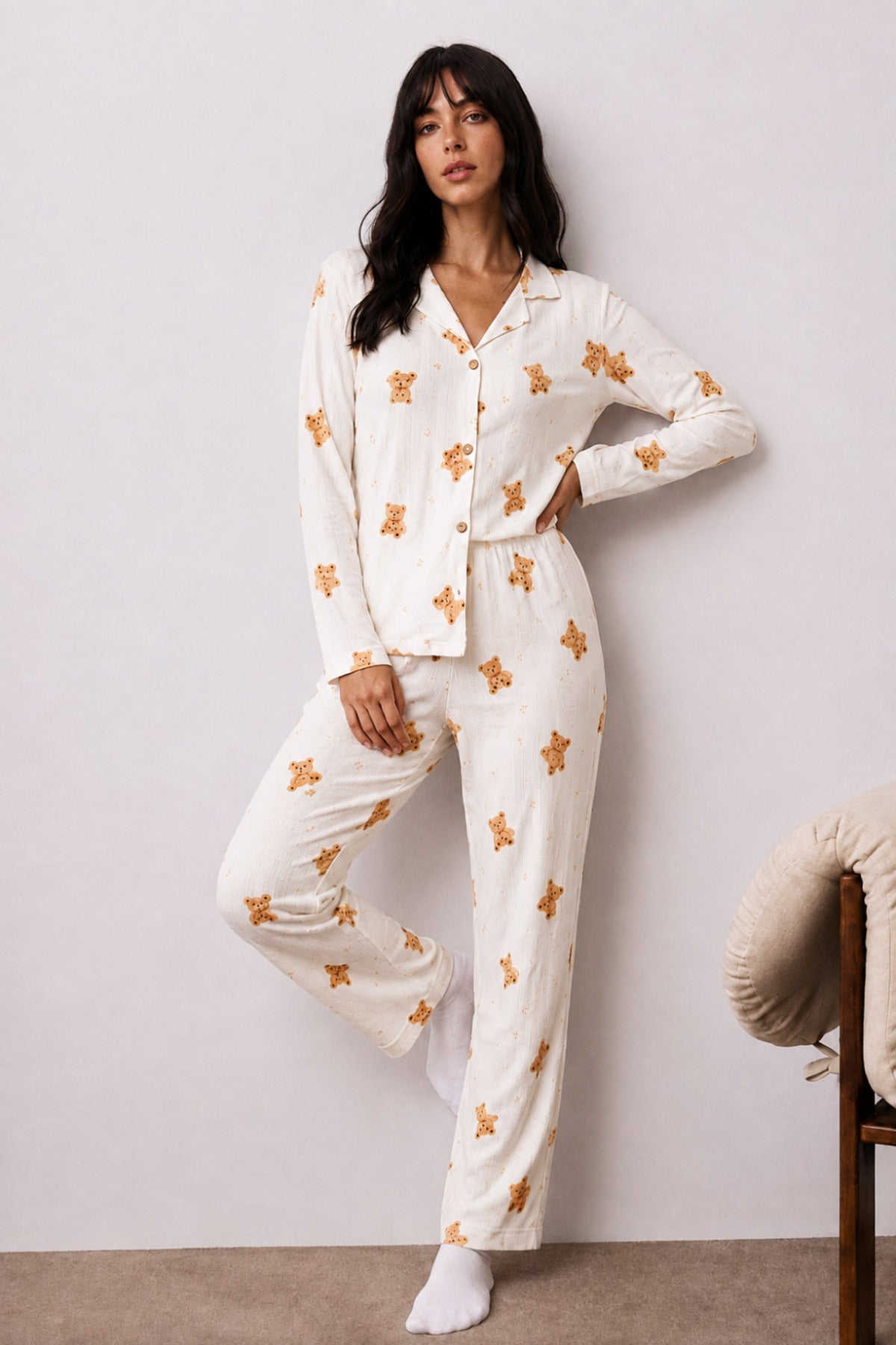 Kadın Uzun Kollu Düğmeli Alt Üst Uyku Beyaz Pijama Takımı
