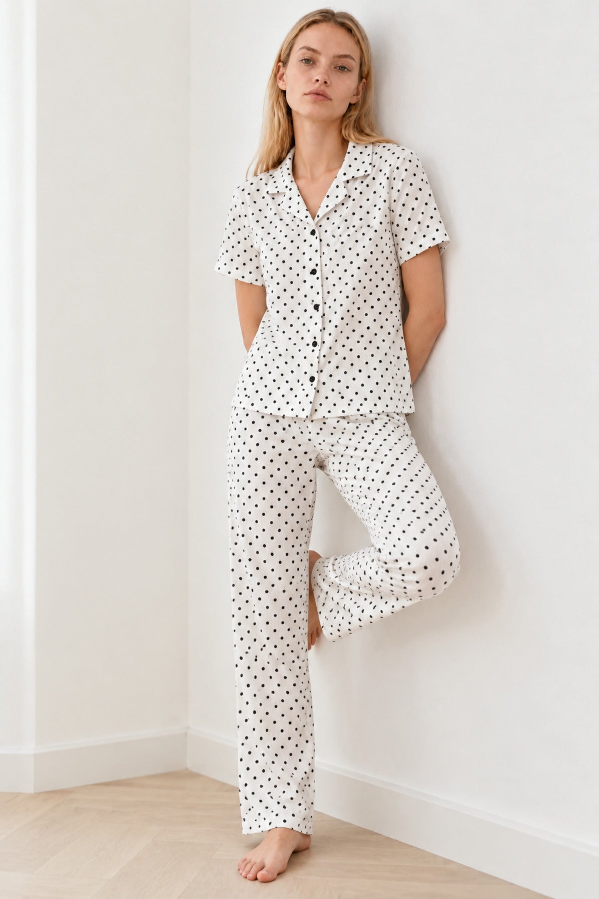 Kadın Relax Fit Puantiyeli Beyaz Pijama Takımı 4857