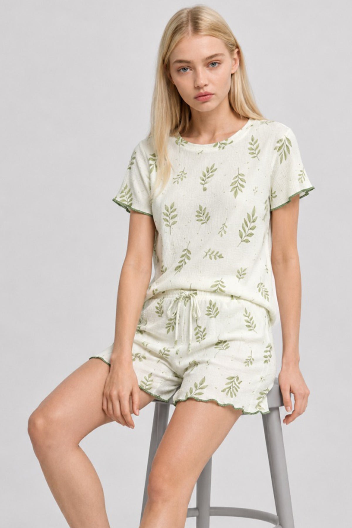 Su Yeşili Yaprak Desenli Pijama Takımı 4650-Yeşil
