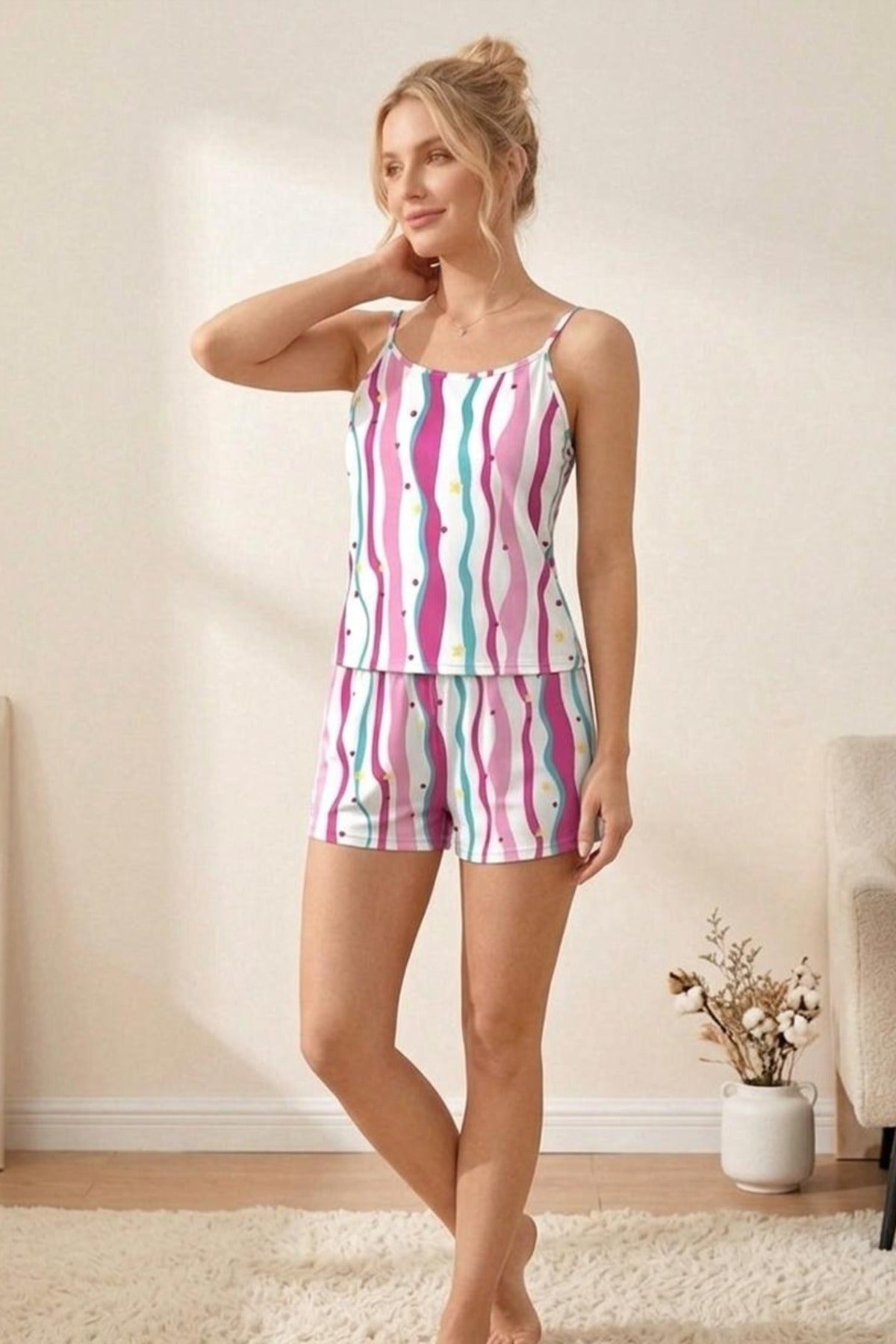 Yıldız Ve Kalp Desenli Çizgili İp Askılı Şortlu Pijama Takımı 4612 -Çok Renkli