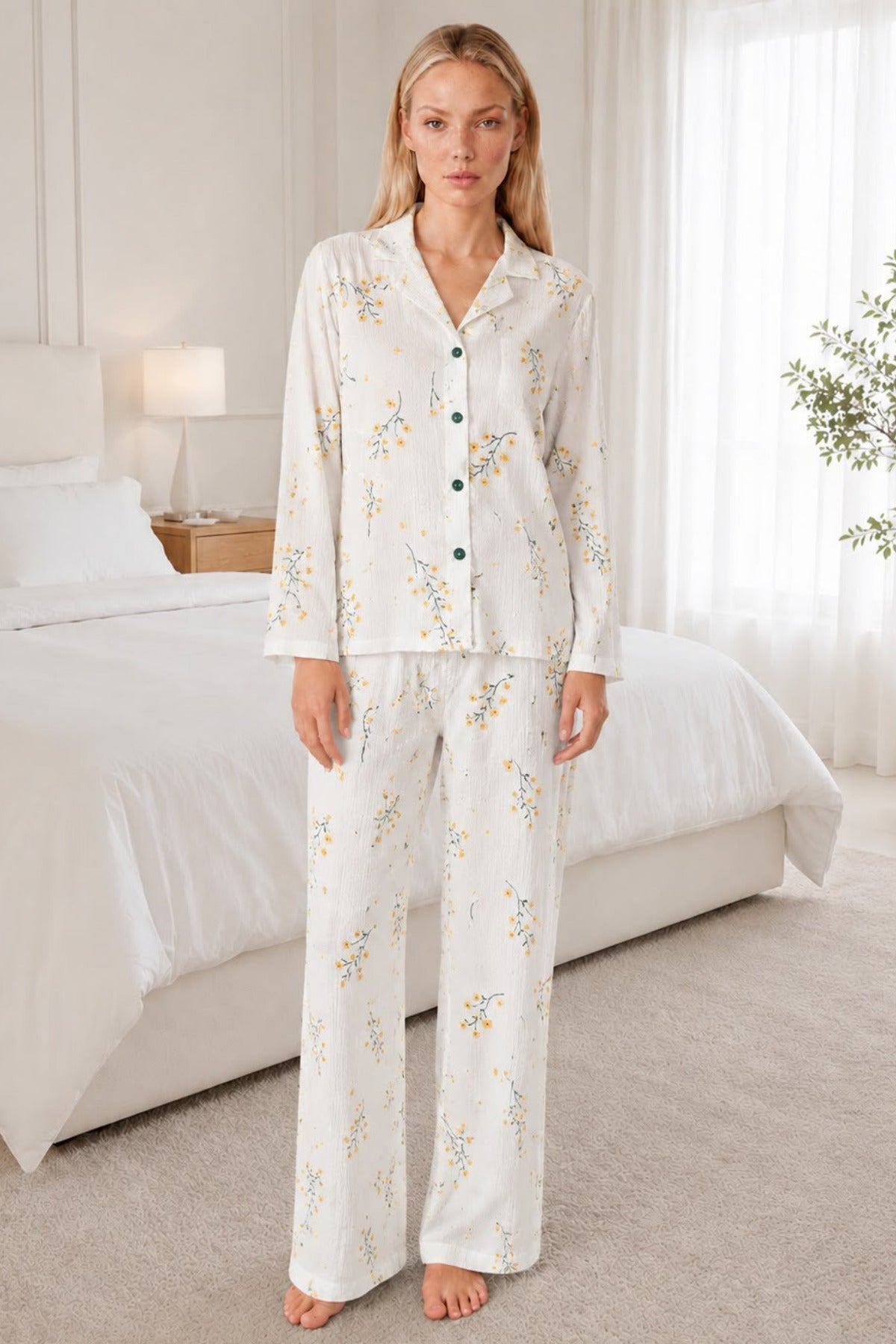 Kadın Desenli Beyaz Pijama Takımı 4674