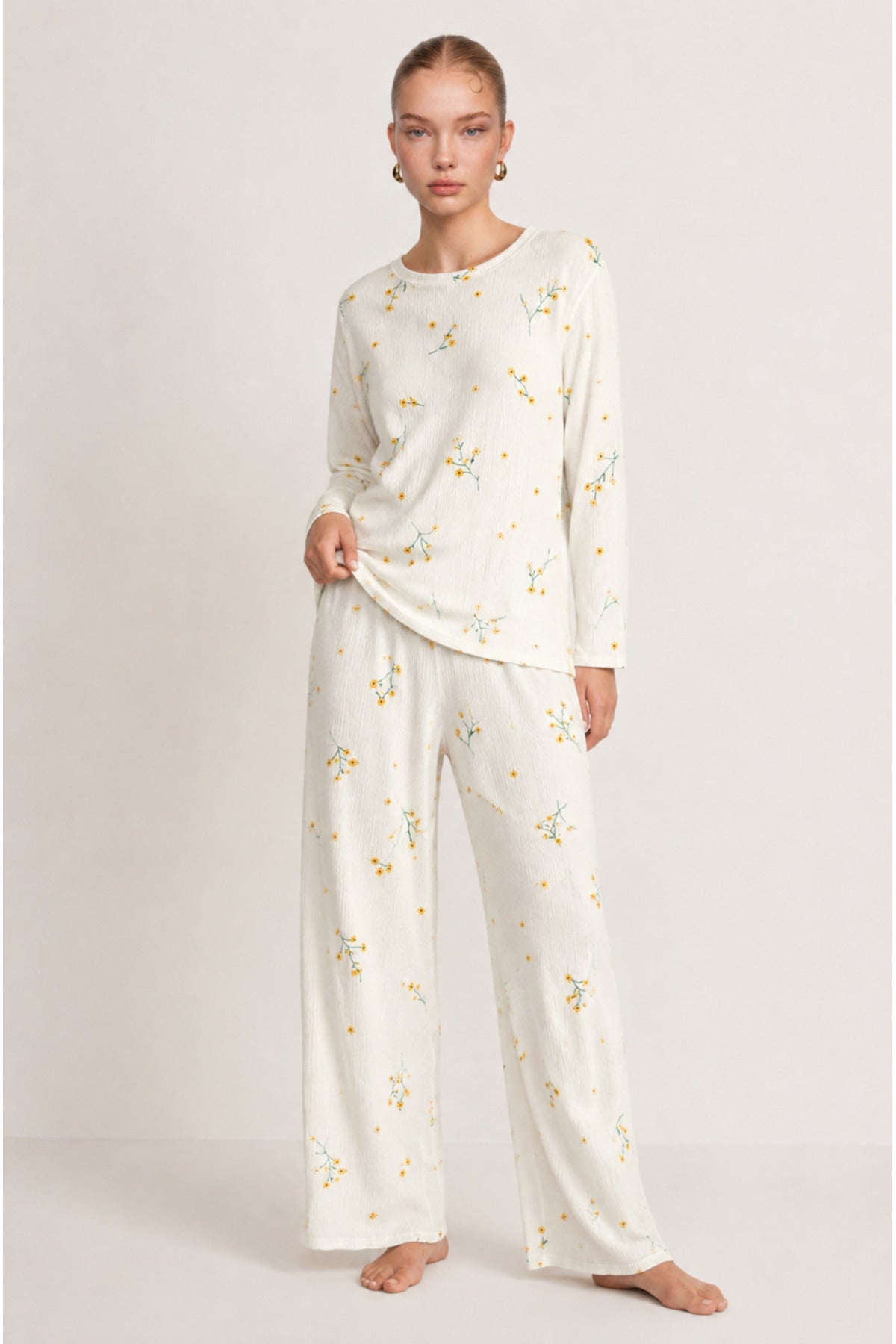 Kadın Desenli Uzun Kollu Ekru Pijama Takımı 4722