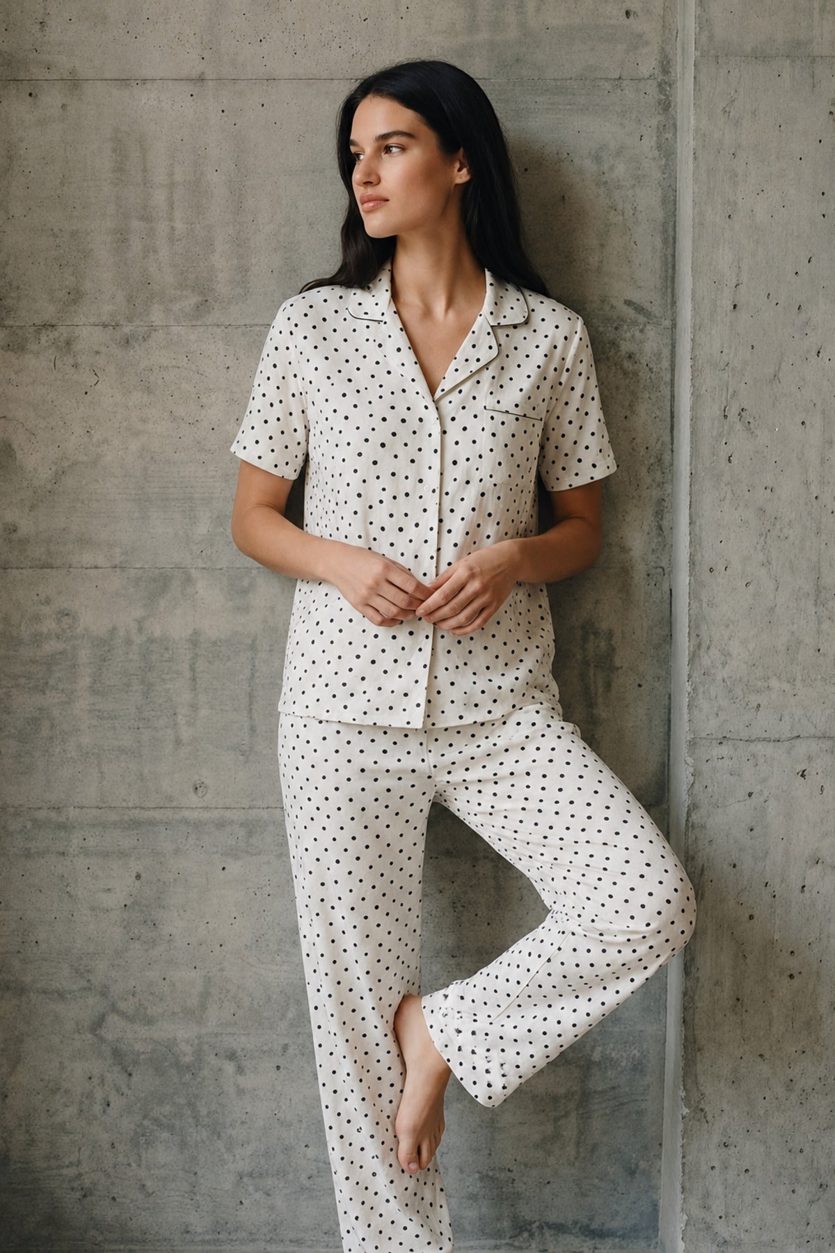 V Yaka Düğmeli Casual Kar Beyaz Pijama Takımı