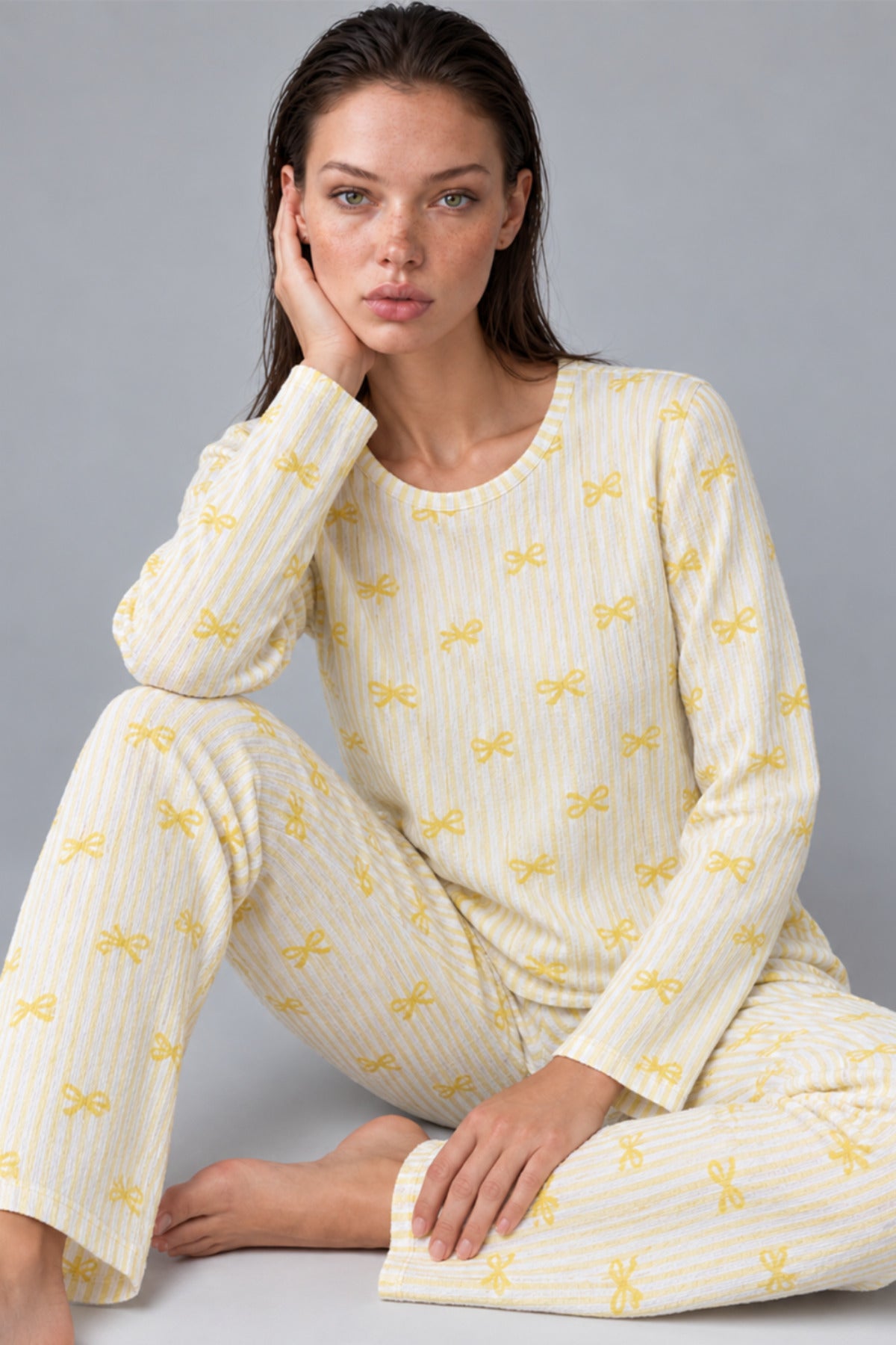 Kadın Çizgili Rahat Desenli İkili Sarı Pijama Takımı 4797