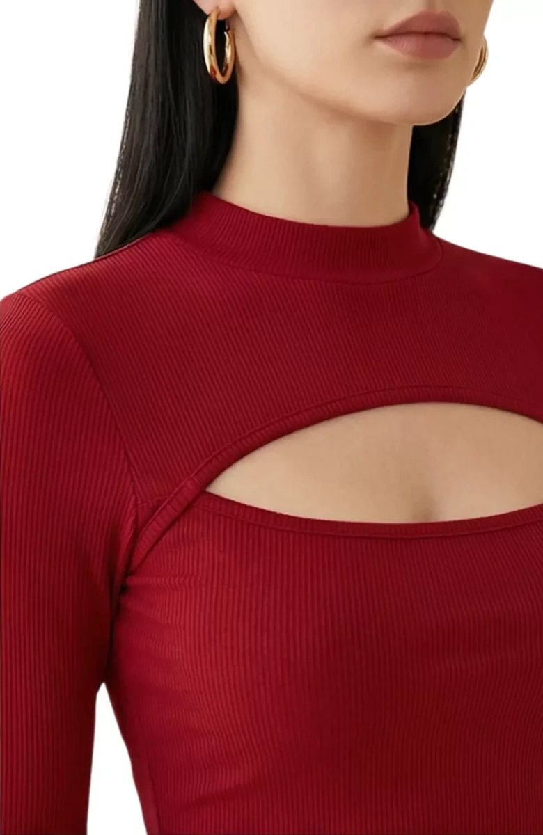 Kadın Bordo Göğüs Dekolteli Uzun Kollu Cut Out Crop Top Bluz – Şık, Rahat ve Kolay Kombinlenebilir