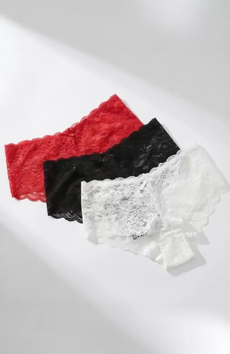 Kadın Siyah Beyaz Kırmızı 3'lü Paket Dantel Tanga Şort Külot – Modern ve Şık Tasarım