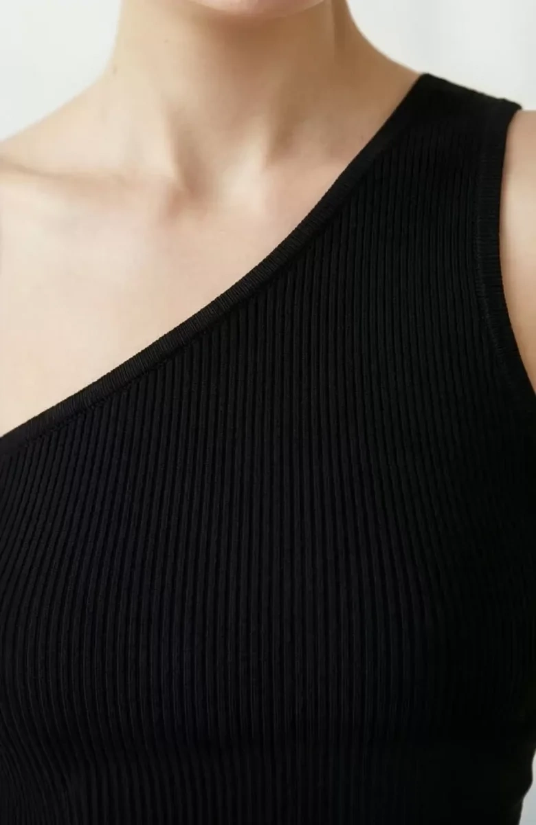 Kadın Siyah Tek Omuz Crop Büstiyer – Modern ve Şık Tasarım