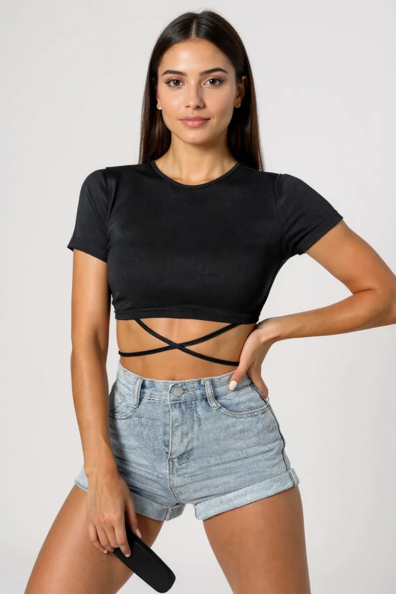 Kadın Siyah Yarım Kol Çapraz Bağlamalı Crop Top Bluz – Şık, Rahat ve Kolay Kombinlenebilir
