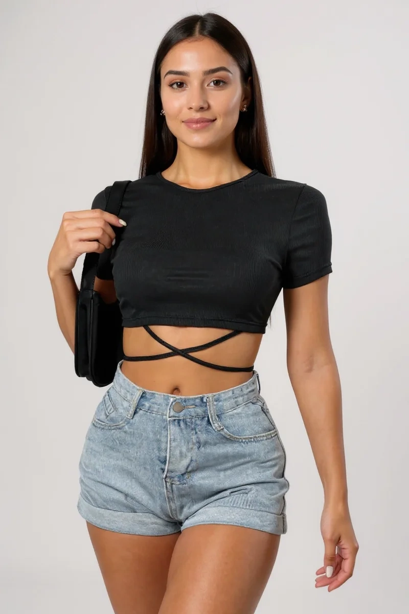 Kadın Siyah Yarım Kol Çapraz Bağlamalı Crop Top Bluz – Şık, Rahat ve Kolay Kombinlenebilir